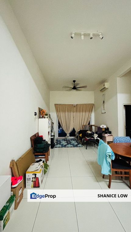 Skypod Residences 881sf 2rooms 2baths 2parking side by side semi furnished for Rent, Selangor, Puchong