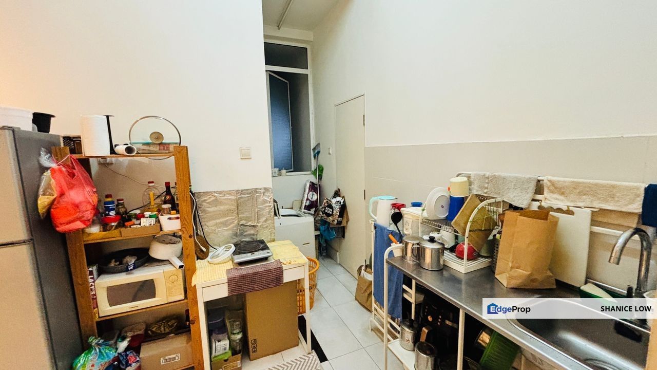 Skypod Residences 881sf 2rooms 2baths 2parking side by side semi furnished for Rent, Selangor, Puchong