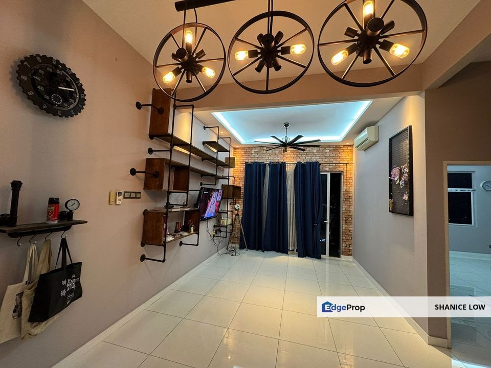 Skypod Residences 881sf 2rooms 2baths 2parking semi furnished for Sale, Selangor, Puchong