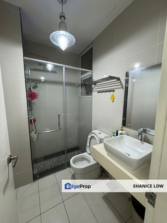 Skypod Residences 881sf 2rooms 2baths 2parking semi furnished for Sale, Selangor, Puchong