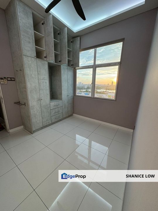 Skypod Residences 881sf 2rooms 2baths 2parking semi furnished for Sale, Selangor, Puchong