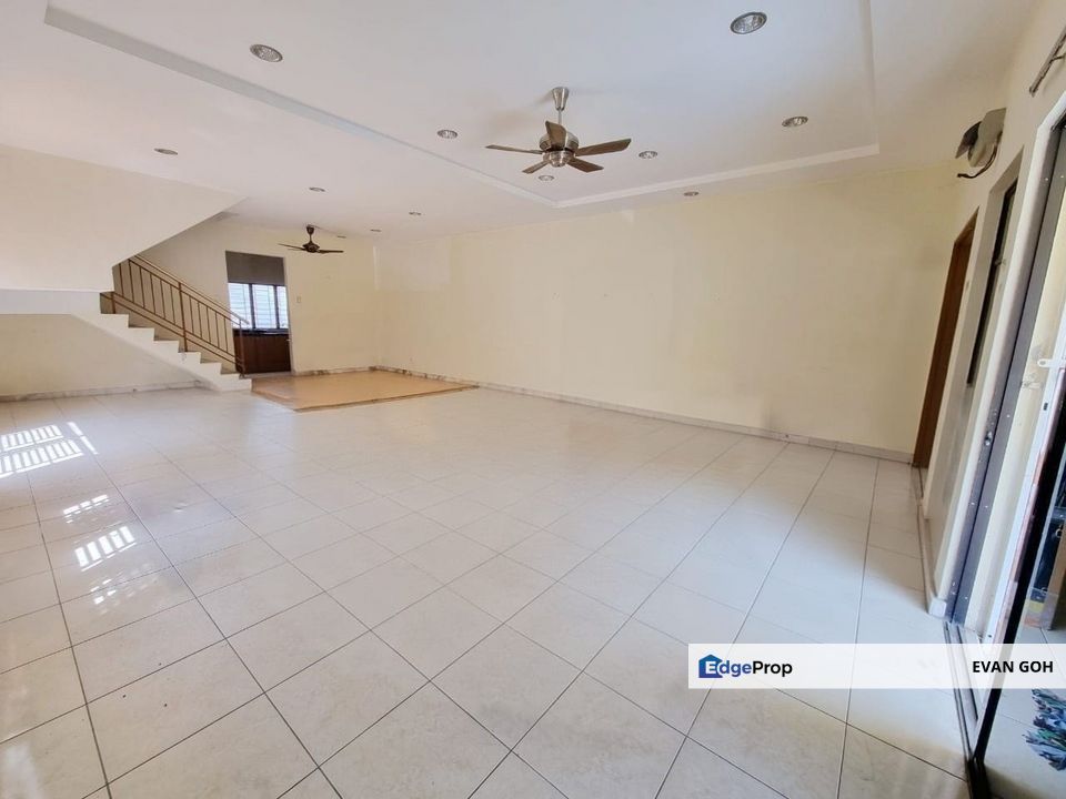 Bandar Nusaputra, Puchong South 2 Storey Terrace for Sale End Lot Below Market Value, Selangor, Puchong