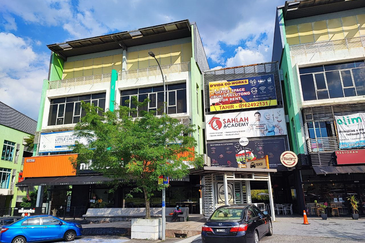 D'vida Shop 1st Floor, Bukit Jelutong Shah Alam