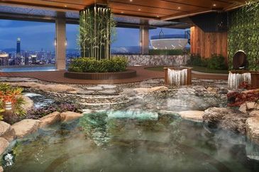 Armani Hallson @ KLCC - KLCC New Instagramable Luxury Suite - Sky Pool, Sky Dining, Sky Bar