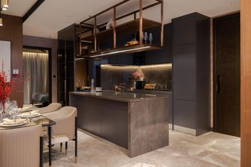 Luxury Hotel Residence, 300 metres to Pavilion Bukit Bintang, Luxury Furnishings