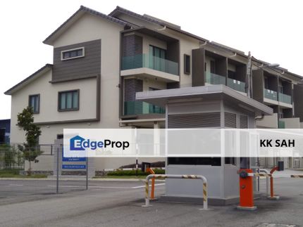 (FULL LOAN) 3 STOREY SUPERLINK @ (MANSION 88) TAMAN SERI SEGAR, Selangor, Semenyih