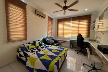 (RENOVATED + FISH POND) 2 STOREY BUNGALOW @ BANDAR MAHKOTA CHERAS