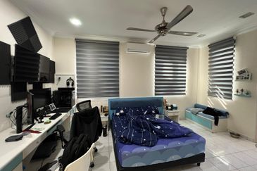 (RENOVATED + FISH POND) 2 STOREY BUNGALOW @ BANDAR MAHKOTA CHERAS