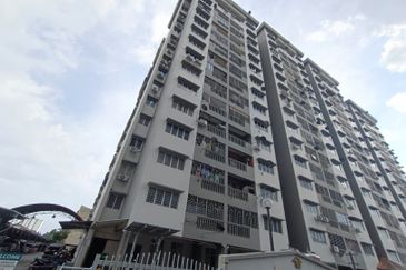 Sri Raya Apartments