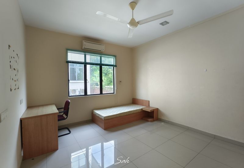 Taman Desa Kenanga 2