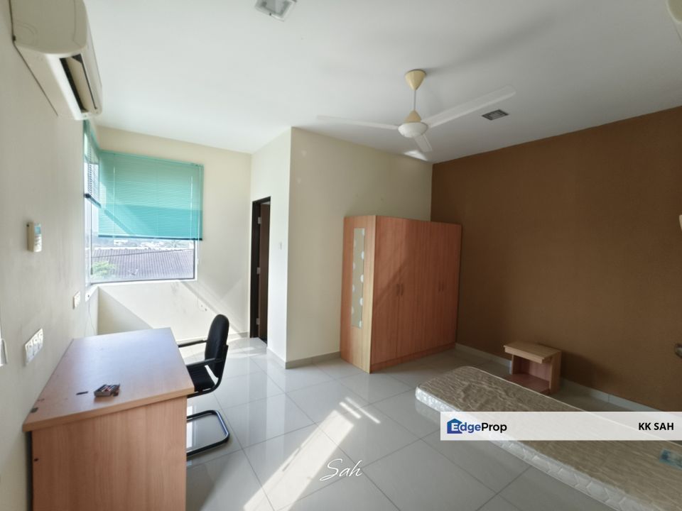 (16 ROOMS) 3 STOREY BUNGALOW @ SEMENYIH, Selangor, Semenyih