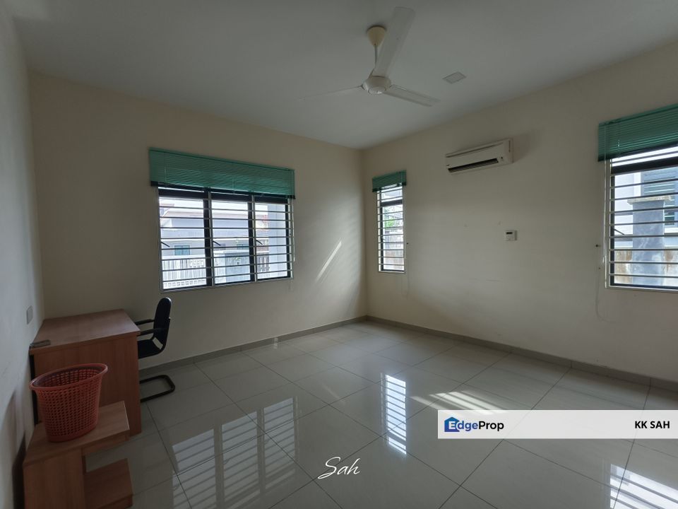 (16 ROOMS) 3 STOREY BUNGALOW @ SEMENYIH, Selangor, Semenyih
