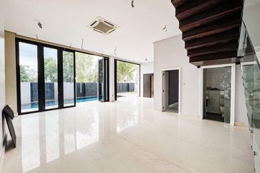 Trillium, Perdana Lakeview East