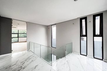 The Maisons, Perdana Lakeview East