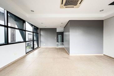 The Maisons, Perdana Lakeview East