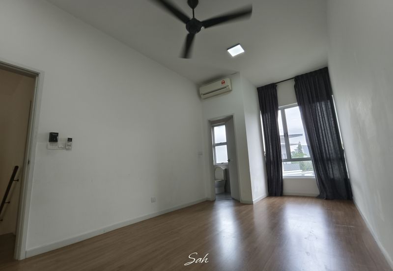 Parkfield Residences, Tropicana Heights