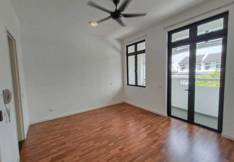 Cradleton @ Eco Majestic