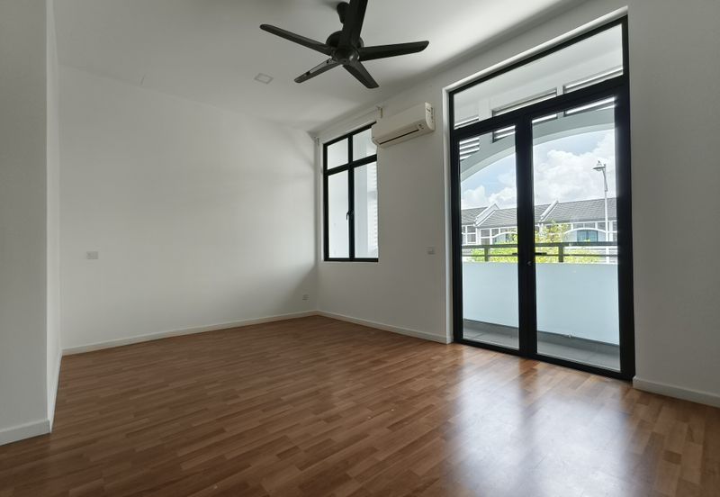 Cradleton @ Eco Majestic