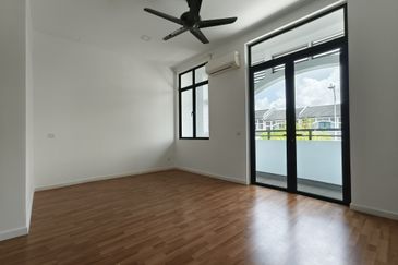 Cradleton @ Eco Majestic