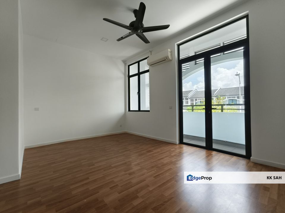 (22x70 FULL LOAN) 2 STOREY @ (CRADLETON) ECO MAJESTIC, Selangor, Semenyih