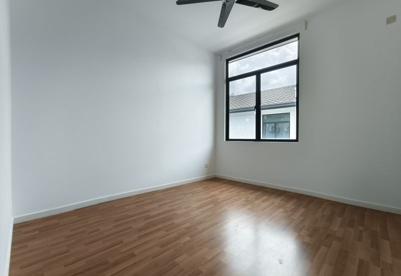 Cradleton @ Eco Majestic