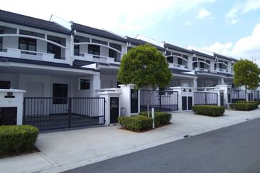 Cradleton @ Eco Majestic