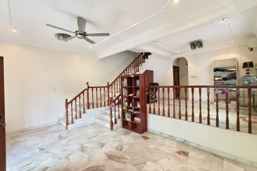 SL 8, Bandar Sungai Long