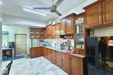 SL 8, Bandar Sungai Long