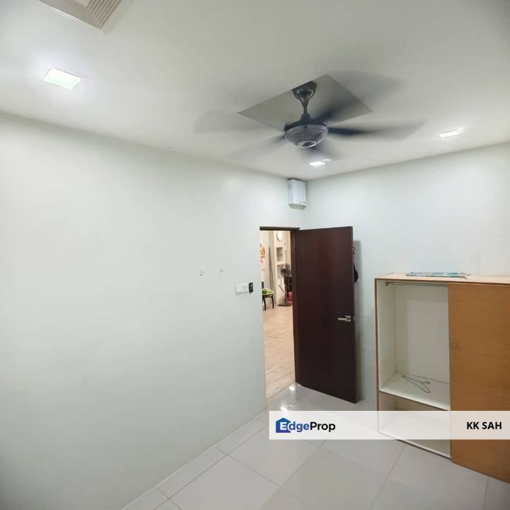 (RENOVATED + FULL LOAN) 2.5 STOREY @ NADAYU 92, KAJANG, Selangor, Kajang