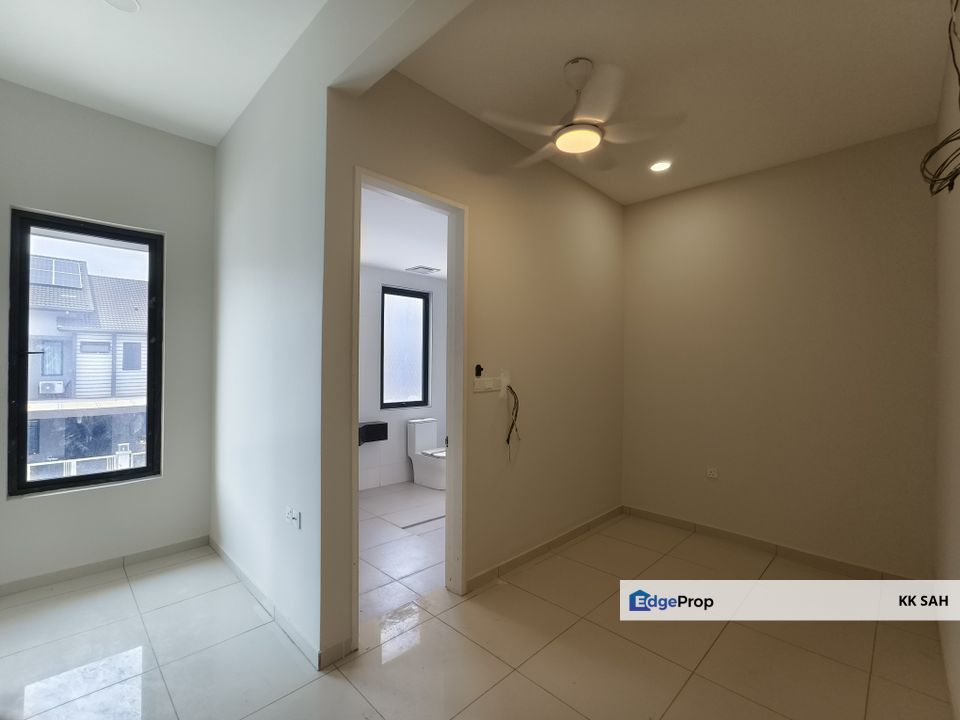 (KITCHEN FULLY EXTENDED) 2 STOREY SEMI-D @ GREENS VILLE, SEMENYIH, Selangor, Semenyih