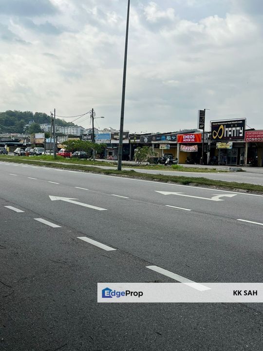 (4 UNITS ADJOINING) 3 STOREY SHOP @ KAJANG TOWN, Selangor, Kajang