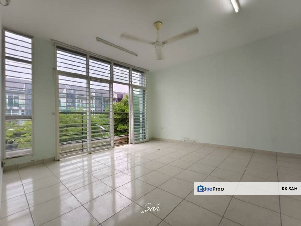 (FULL LOAN + MOVE IN CONDITION) 3 STOREY TERRACE @ BANGI AVENUE 3, SEKSYEN 7, Selangor, Kajang