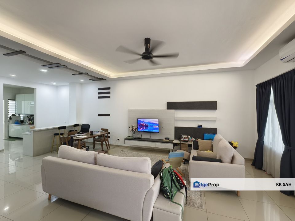 (FULLY RENOVATED 22x75 FULL LOAN) 2 STOREY @ ECO MAJESTIC, SEMENYIH, Selangor, Semenyih