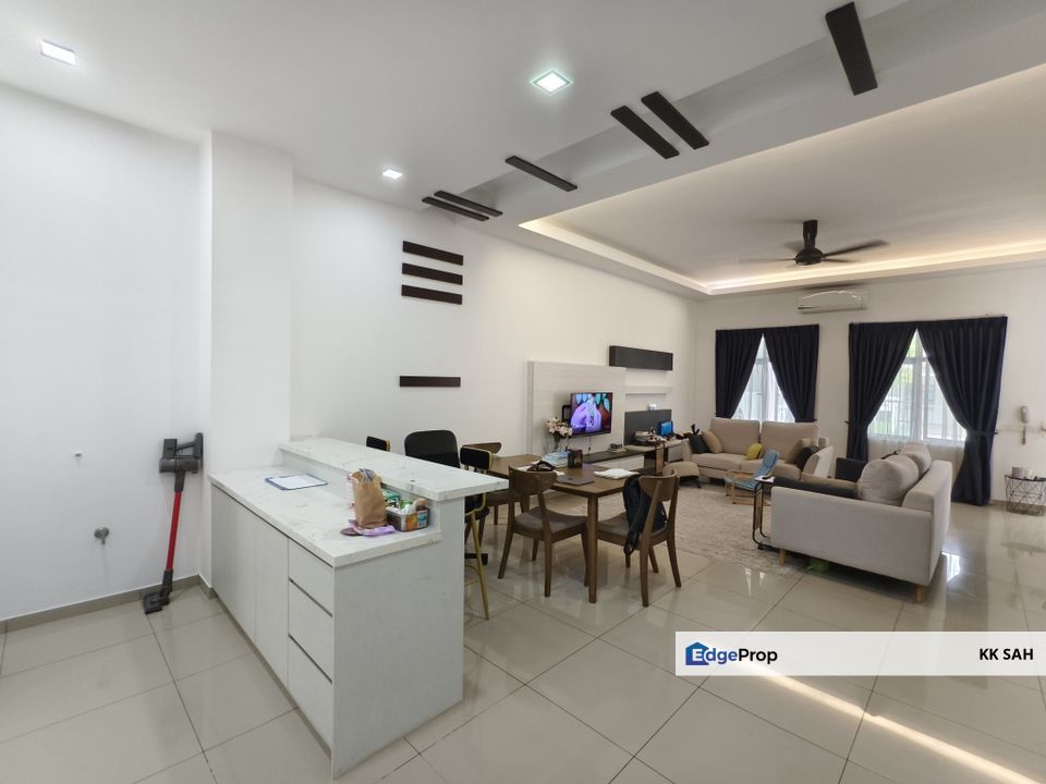 (FULLY RENOVATED 22x75 FULL LOAN) 2 STOREY @ ECO MAJESTIC, SEMENYIH, Selangor, Semenyih