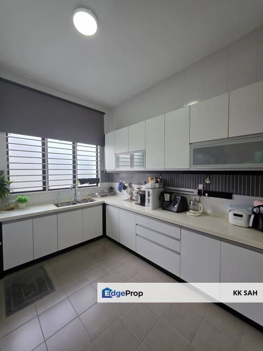 (22x70 FULLY RENOVATED) 2 STOREY @ DUSUN JAYA, SEMENYIH, Selangor, Semenyih