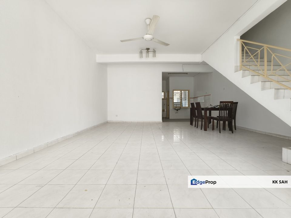 (FULL LOAN GOOD CONDITION) 2 STOREY TERRACE @ TAMAN SERI EMAS, KAJANG, Selangor, Kajang