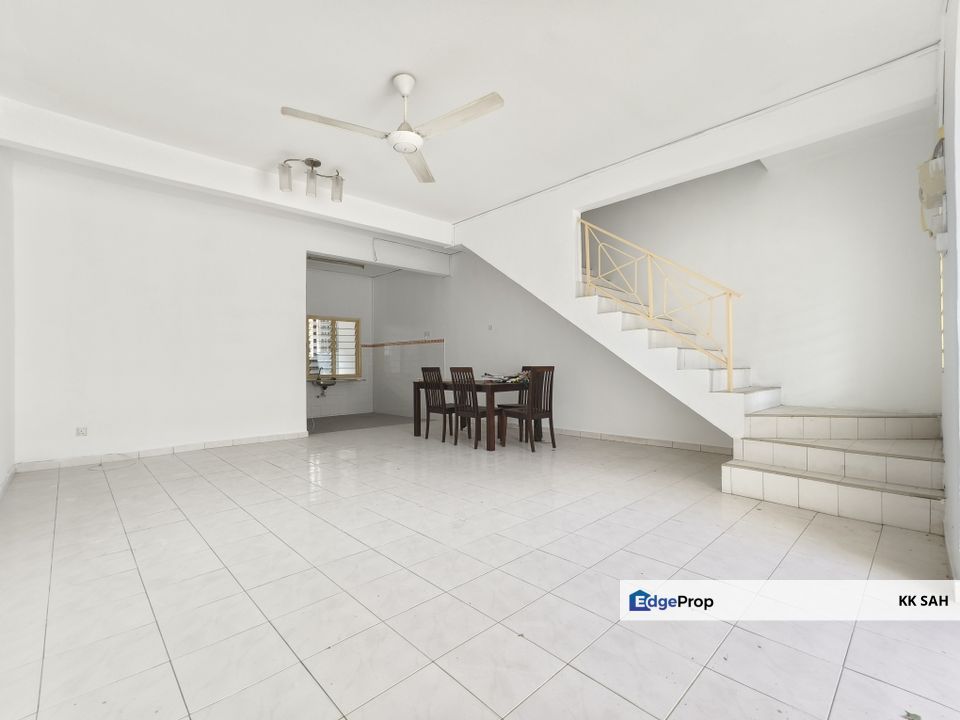 (FULL LOAN GOOD CONDITION) 2 STOREY TERRACE @ TAMAN SERI EMAS, KAJANG, Selangor, Kajang