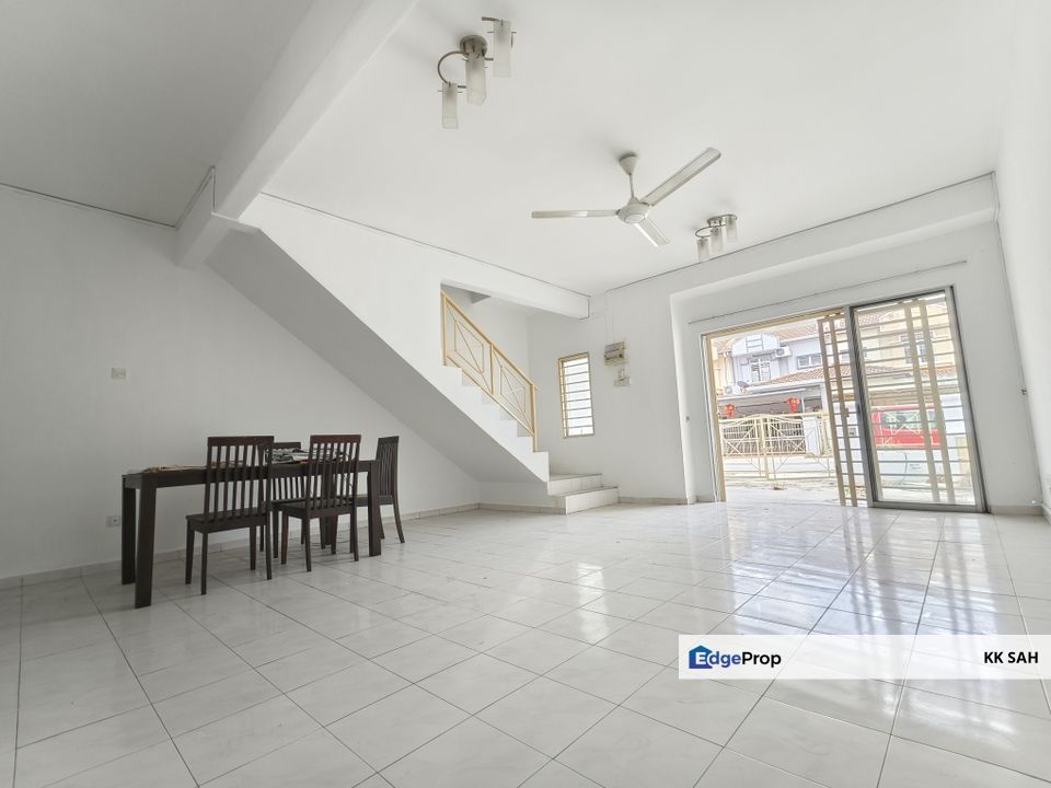 (FULL LOAN GOOD CONDITION) 2 STOREY TERRACE @ TAMAN SERI EMAS, KAJANG, Selangor, Kajang