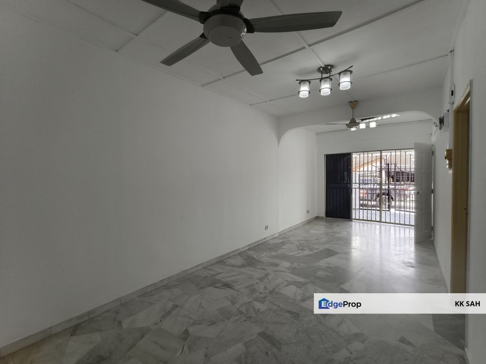(FULL LOAN + MRT STATION + KITCHEN EXTENDED) 1 STOREY @ TAMAN KAJANG UTAMA, Selangor, Semenyih