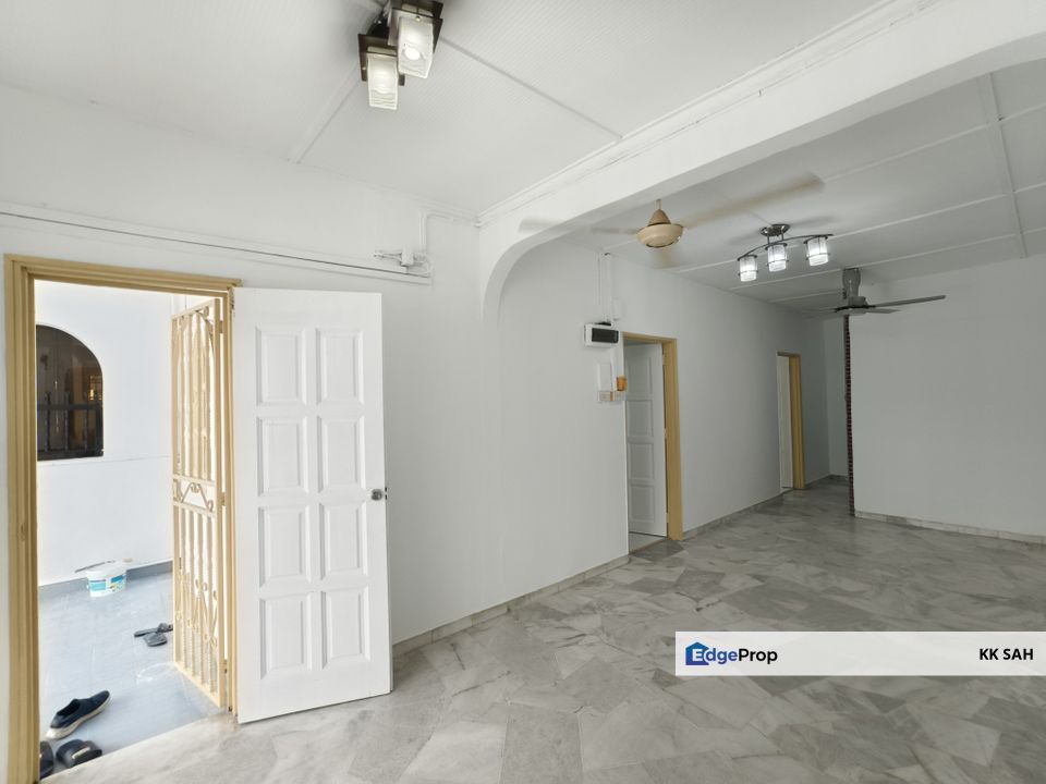 (FULL LOAN + MRT STATION + KITCHEN EXTENDED) 1 STOREY @ TAMAN KAJANG UTAMA, Selangor, Semenyih