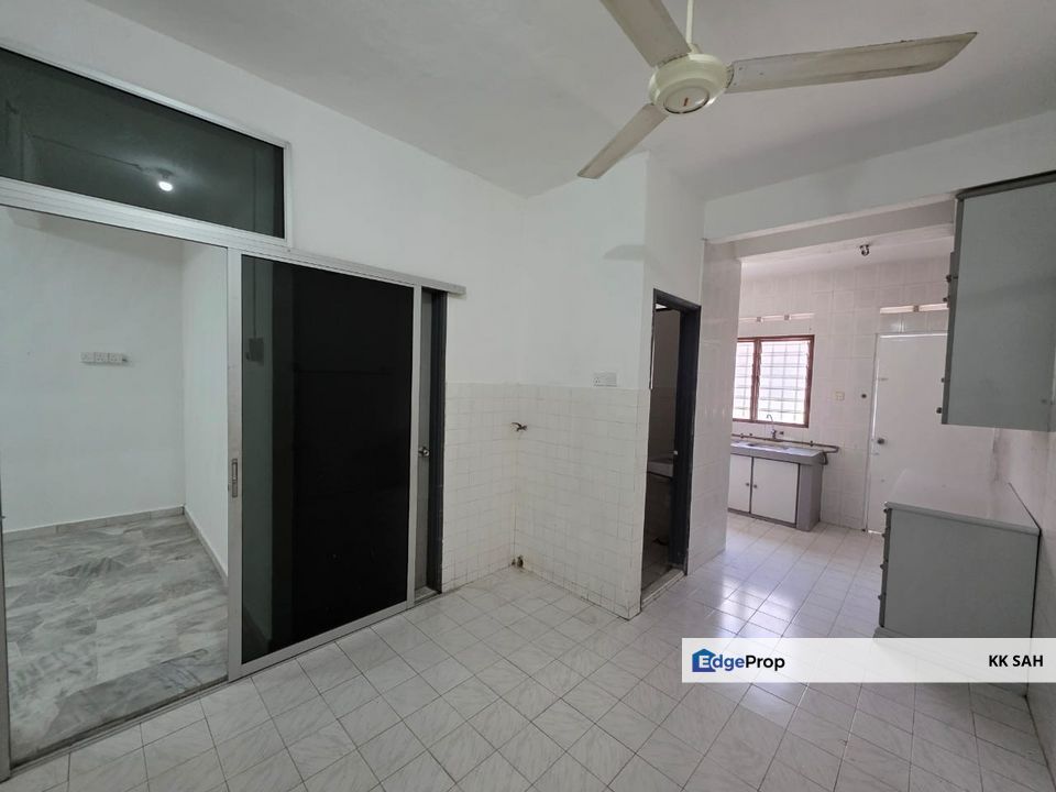 (FULLY RENOVATED + NO FACING HOUSE) 2 STOREY @ TAMAN SRI KOTA, SUNGAI CHUA, Selangor, Kajang