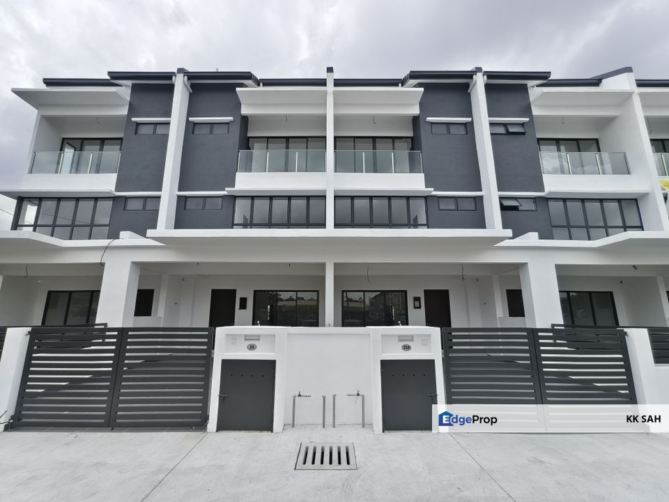 (BRAND NEW UNIT + LRT STATION) 2.5 STOREY SUPERLINK @ BANDAR BUKIT TINGGI 2, Selangor, Klang