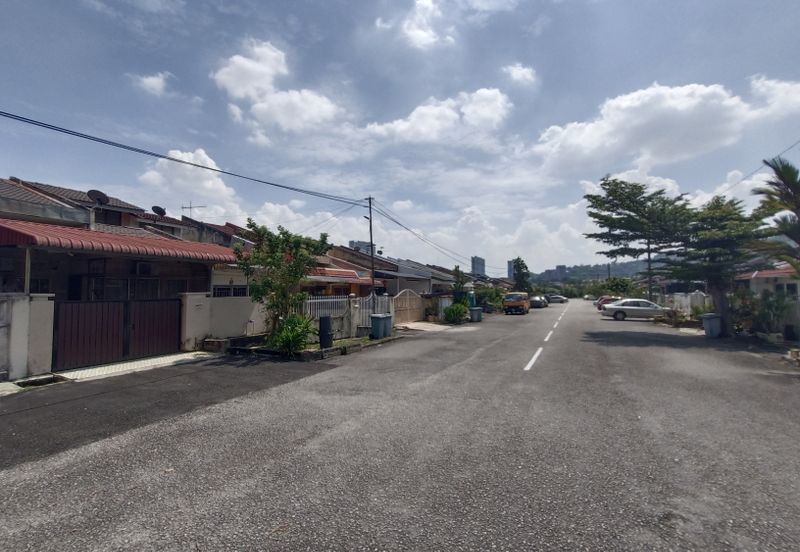 Taman Kinrara Seksyen 1