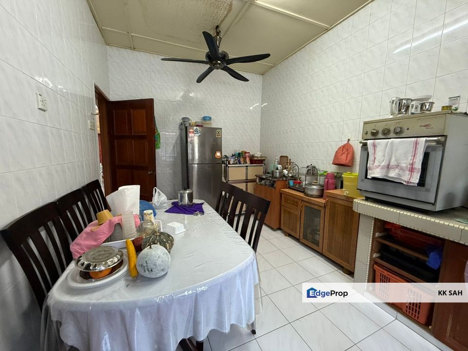 (RENOVATED 20x70 FULLY EXTENDED) 1 STOREY TERRACE @ TAMAN KINRARA (SEKSYEN 1), Selangor, Puchong