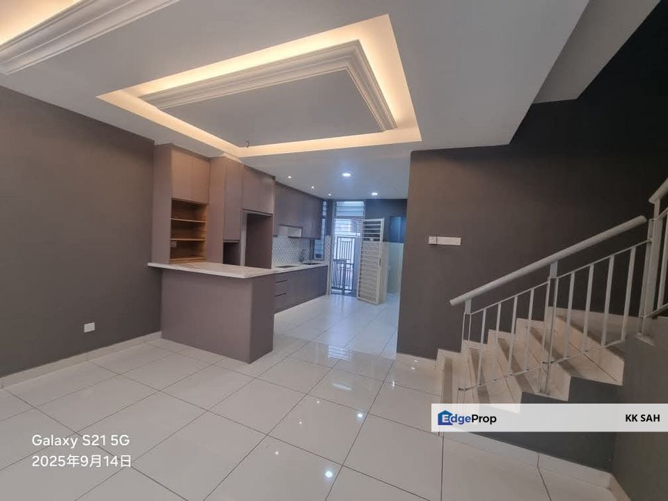 (20x70 FULLY RENOVATED) 2 STOREY TERRACE @ CAMELLIA RESIDENCE, SEMENYIH, Selangor, Semenyih