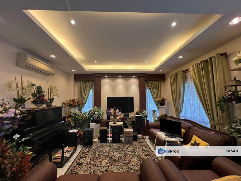 (LUXURY RENO + PRIVATE POOL) 2.5 STOREY BUNGALOW @ SAUJANA VILLA, KAJANG, Selangor, Kajang