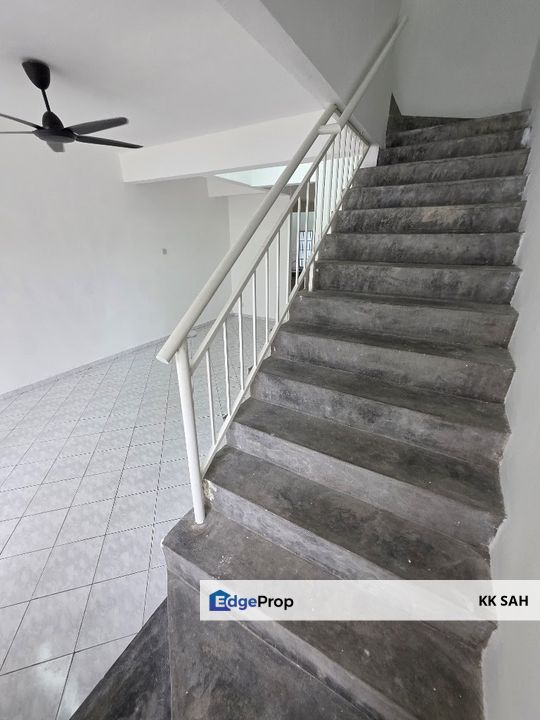 (FULL LOAN GOOD CONDITION) 2 STOREY @ BANDAR RINCHING, SEMENYIH, Selangor, Semenyih