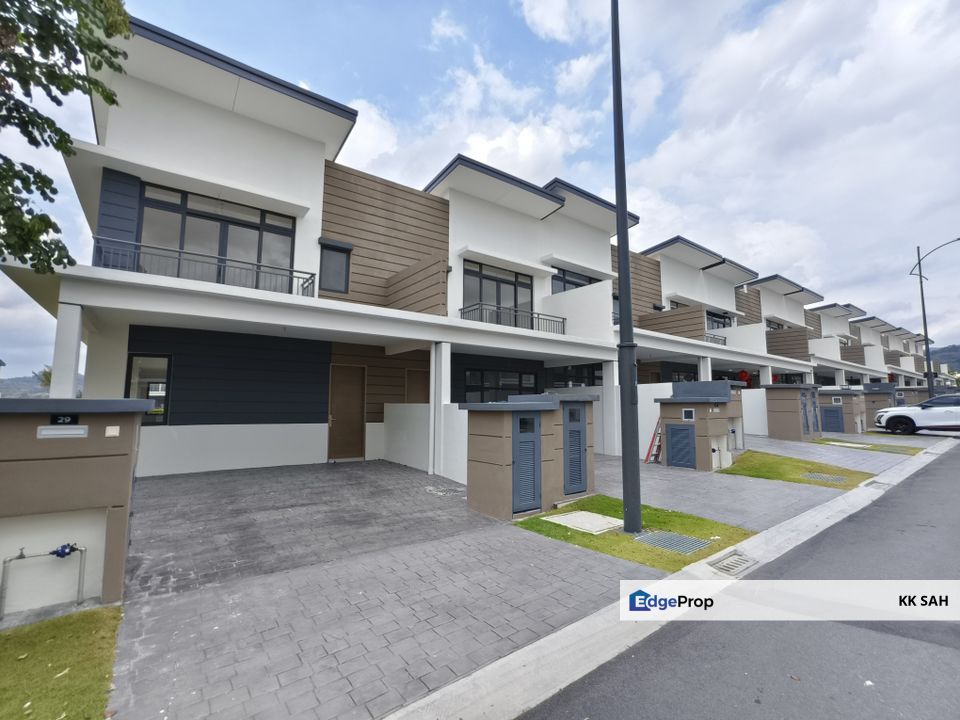 (BRAND NEW FULLY EXTENDED) 2 STOREY @ EMERALD VILLE, DIAMOND CITY, SEMENYIH, Selangor, Semenyih