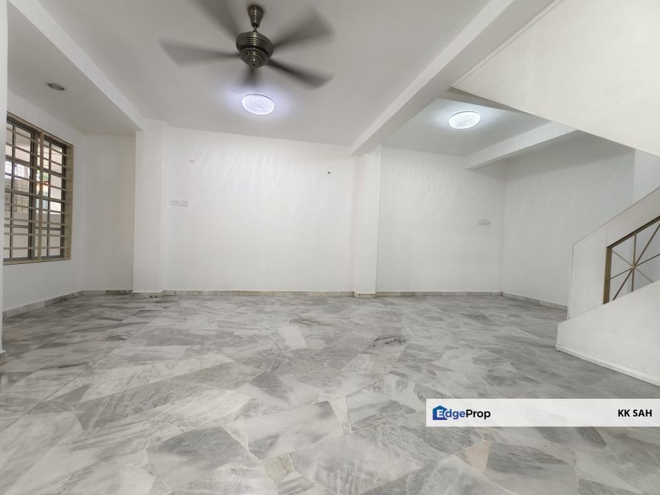 (FULLY RENOVATED NO FACING HOUSE) 2 STOREY @ TAMAN SERI KOTA, SUNGAI CHUA, KAJANG, Selangor, Kajang