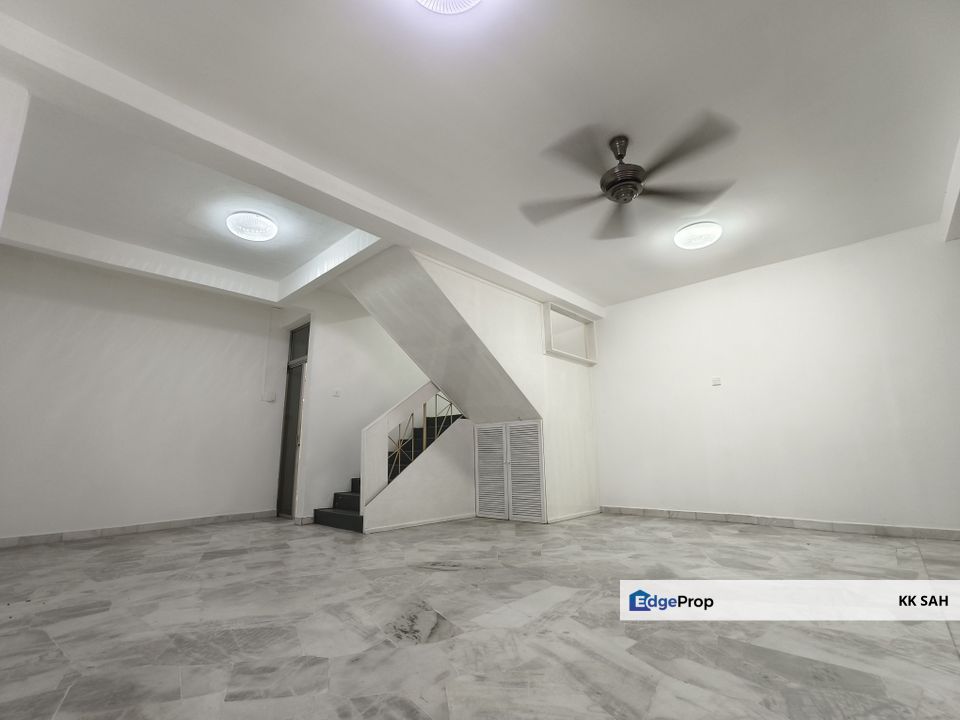 (FULLY RENOVATED + NO FACING HOUSE) 2 STOREY @ TAMAN SERI KOTA, SUNGAI CHUA, KAJANG, Selangor, Kajang